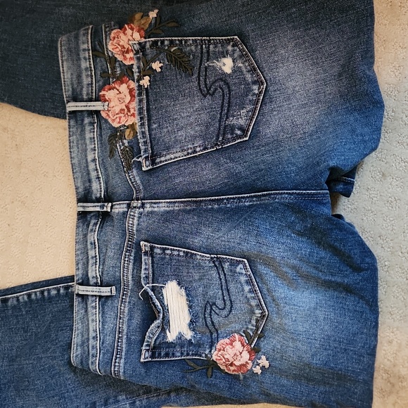 Silver Embroidered Crop Jean. W32L25- read description - Picture 5 of 5